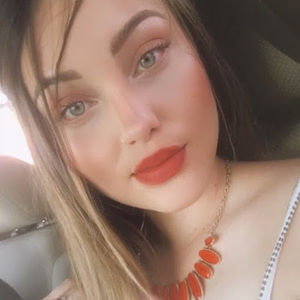 Meet your Posher, Daniela